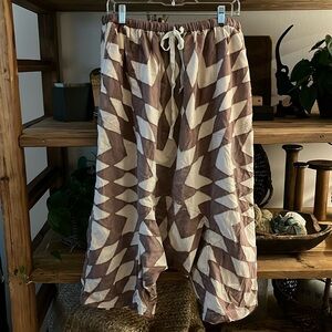 Magnolia Brown Geometric Pants
